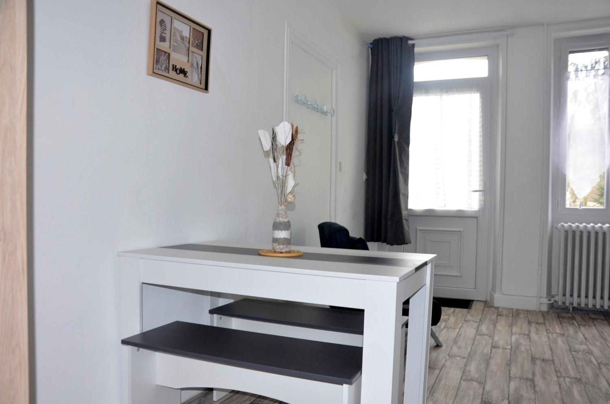 Studio "Au Bord De L'Eau" 2 Chambon-sur-Voueize Екстериор снимка