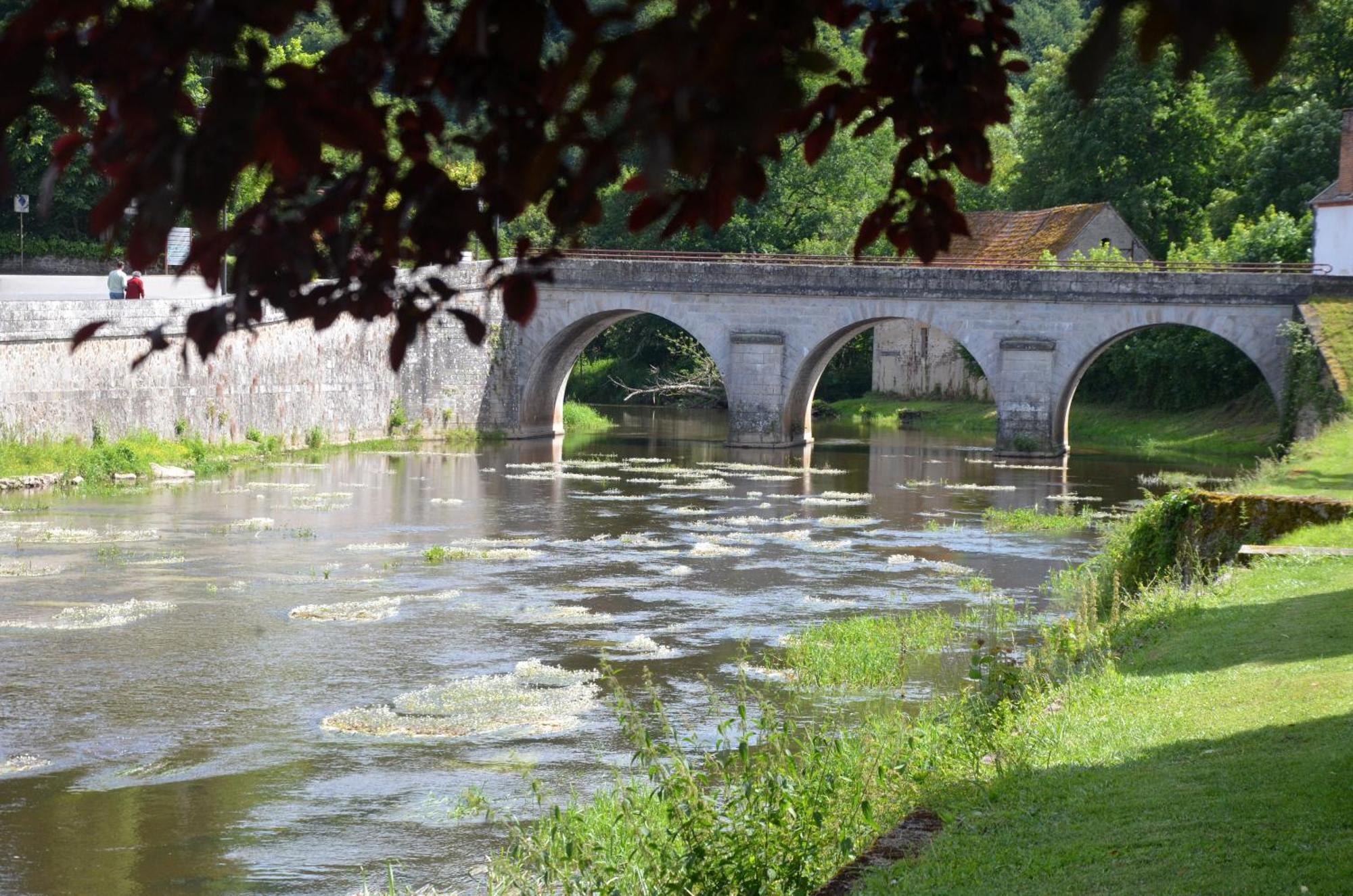 Studio "Au Bord De L'Eau" 2 Chambon-sur-Voueize Екстериор снимка